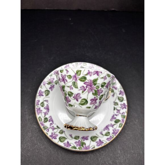 Vintage Footed Teacup and Saucer Chintz, Violet Floral w/Gold Made in Japan - Picture 3 of 16